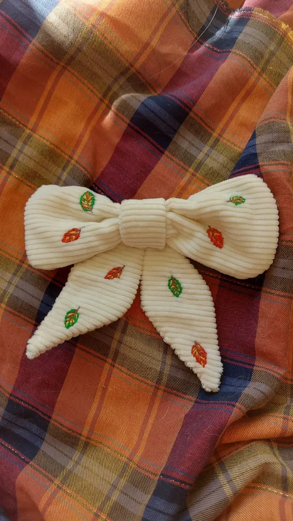 Pince Nœud Petites Feuilles